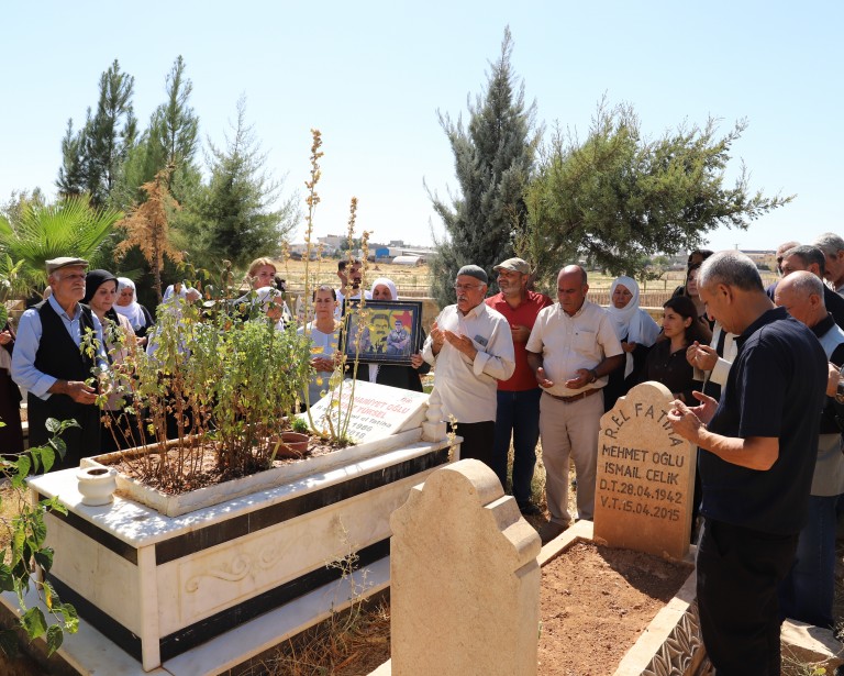 Yüksel mezarı başında anıldı